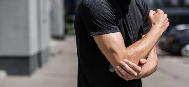 Common Causes and Treatments for Pain Between the Shoulder Blades