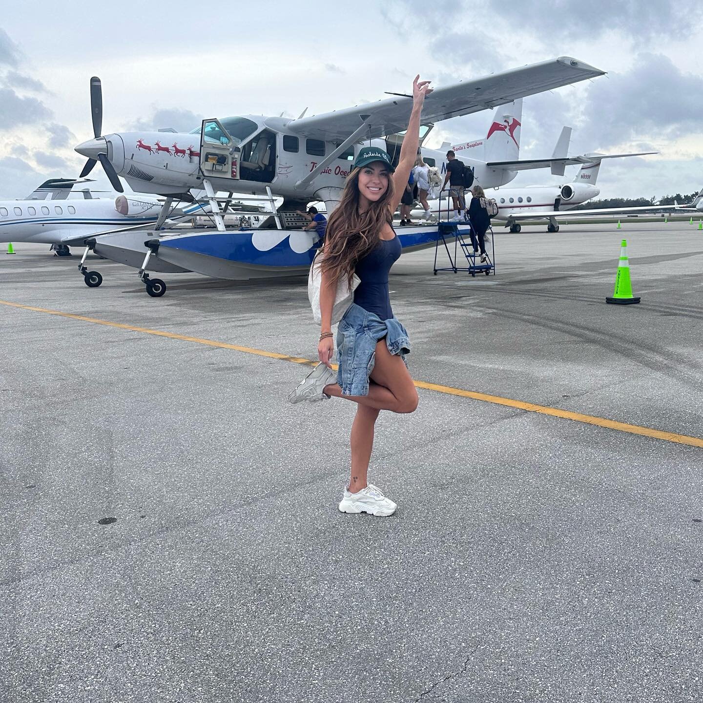 Jet-setting and glamming around the world! Or should I say 
Prop-planing 🤢😂..Headed to Great Harbour Cay to film a commercial at Royal Caribbeans private island Coco Cay 🙌🏻

Ready for my first commercial shoot out of the country in 2024🙌🏻
I hav