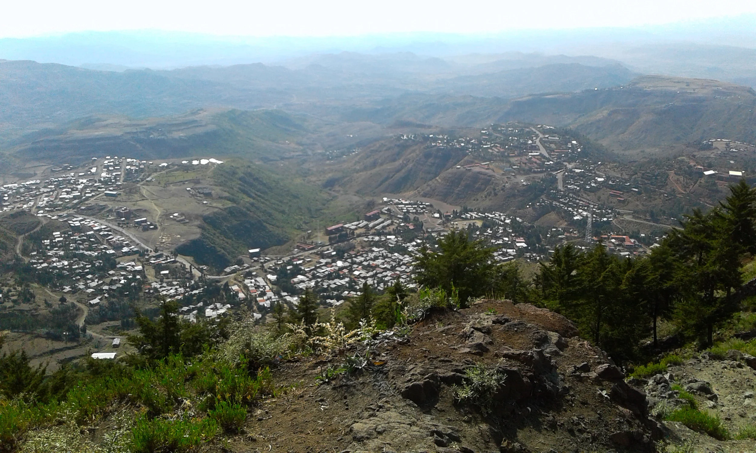 The two roads leaving Lalibela, one to the airport, one to Gashena and beyond...