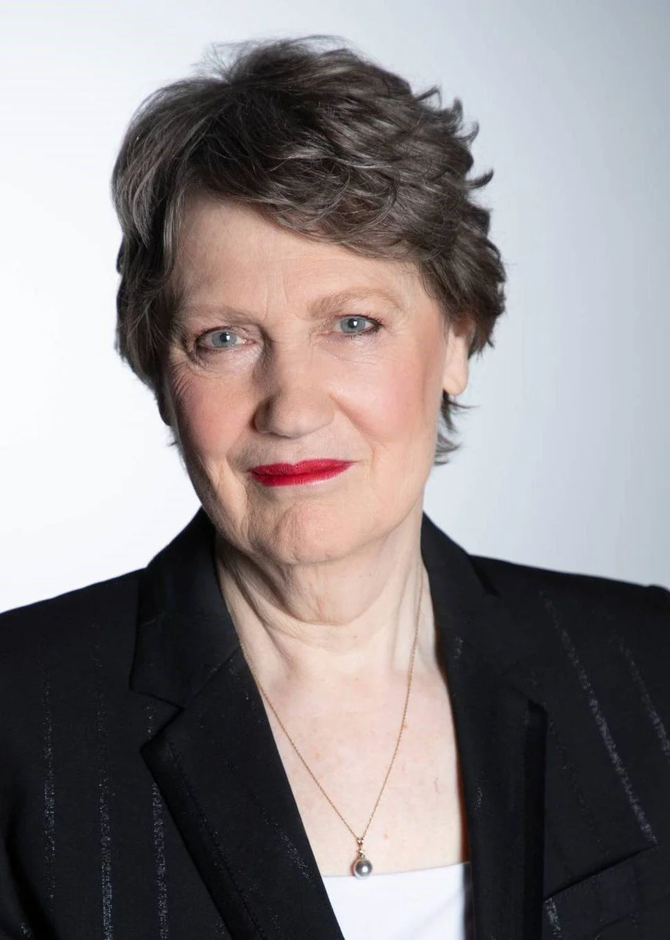 De enigen die in Iran ter plaatse zouden moeten zijn, zijn inspecteurs van het IAEA - Helen Clark