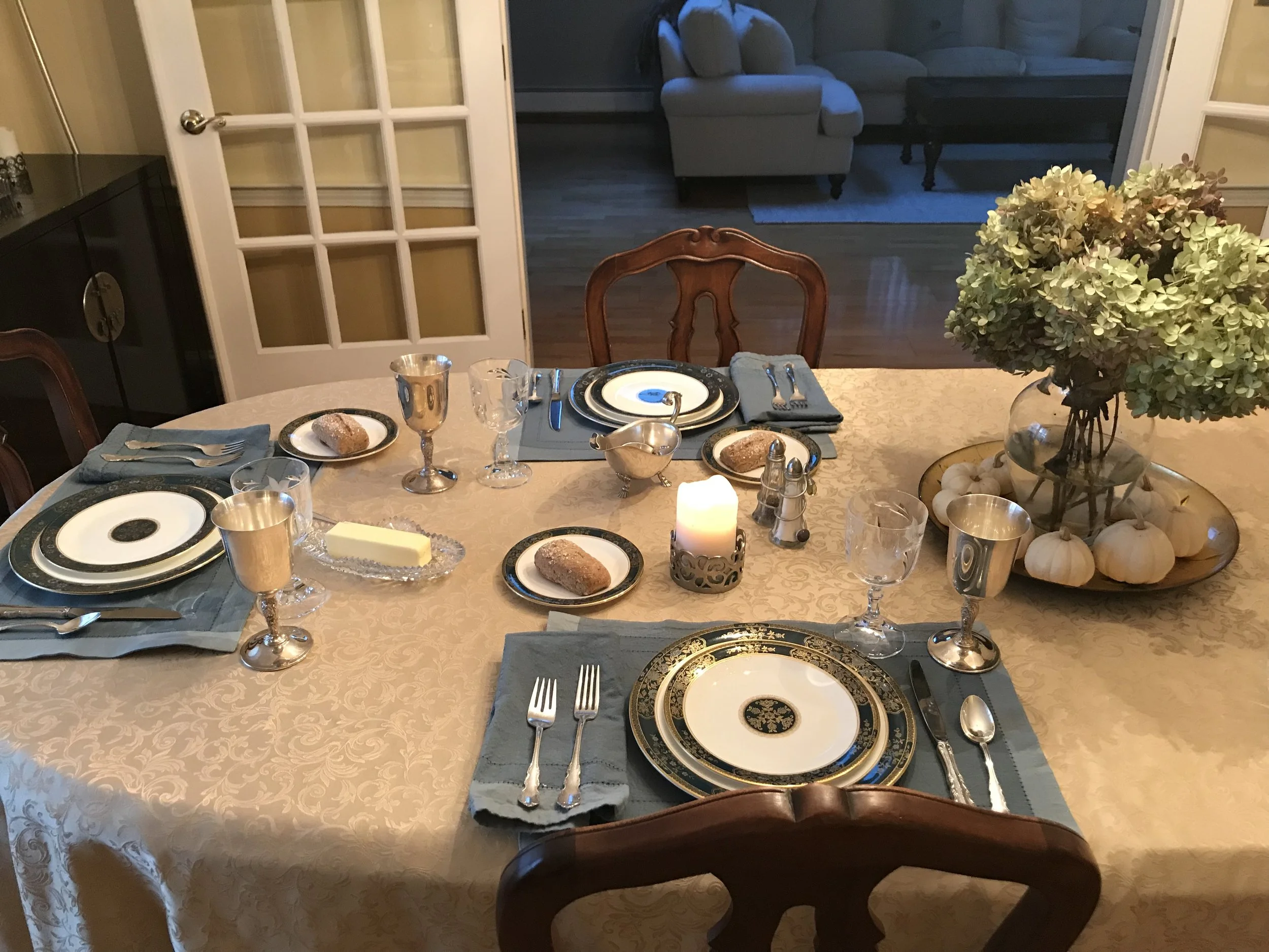 Formal dinner setting