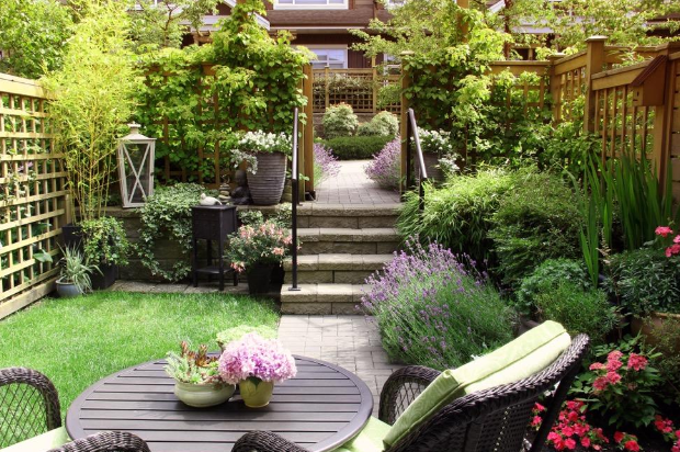 Guest Post - Less is More: Simple and Affordable Ways to Make Your Backyard More Inviting | House to Home Organizing