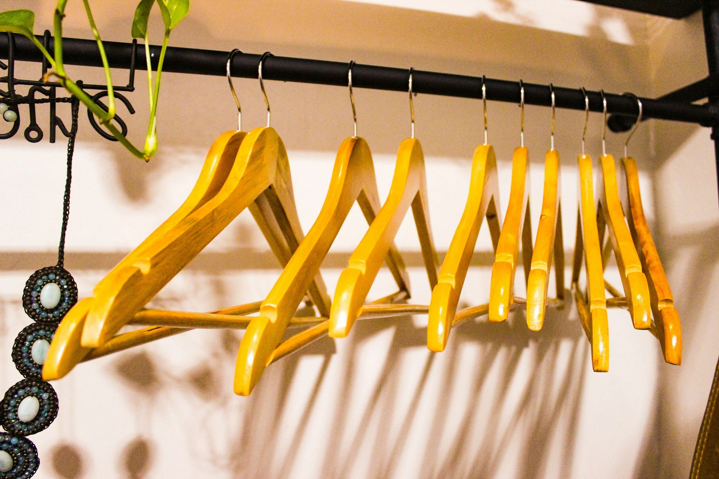 Downsize Without the Drama: A Step by Step Guide to Simplified Living