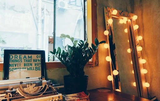 Mirrors, Rugs, and Plants: Cheap Tricks That Warm Up a Cold Listing