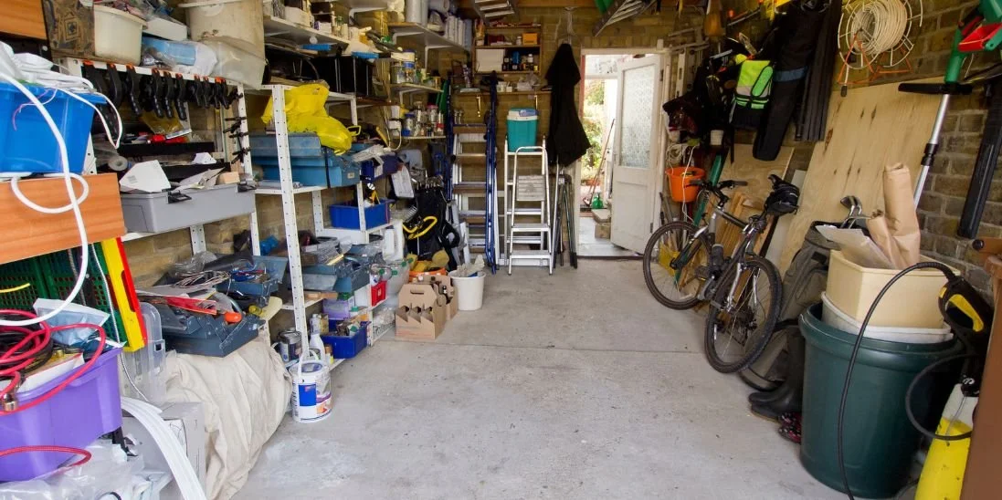 How To Deal With a Cluttered Garage Like a Pro