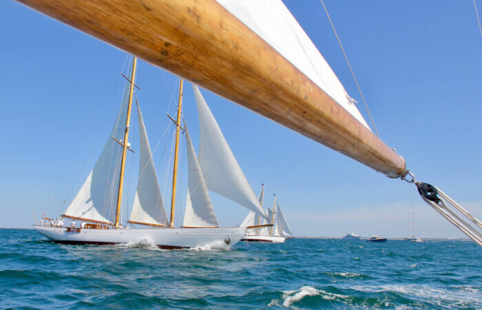 classic sailing yacht wood boom (Copy)