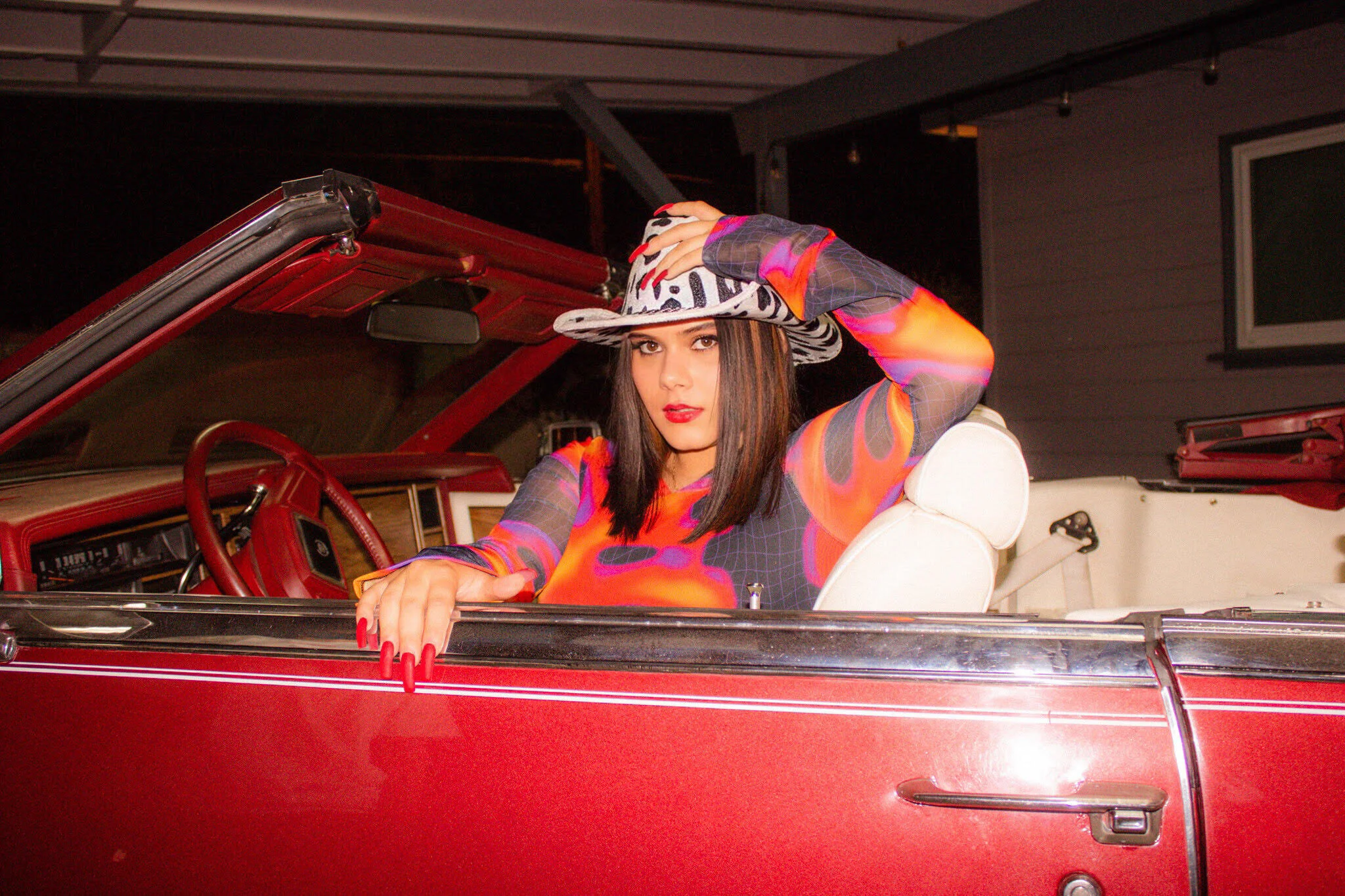 🎥 Lourdiz Taps 6lack Director For "Somersault"
