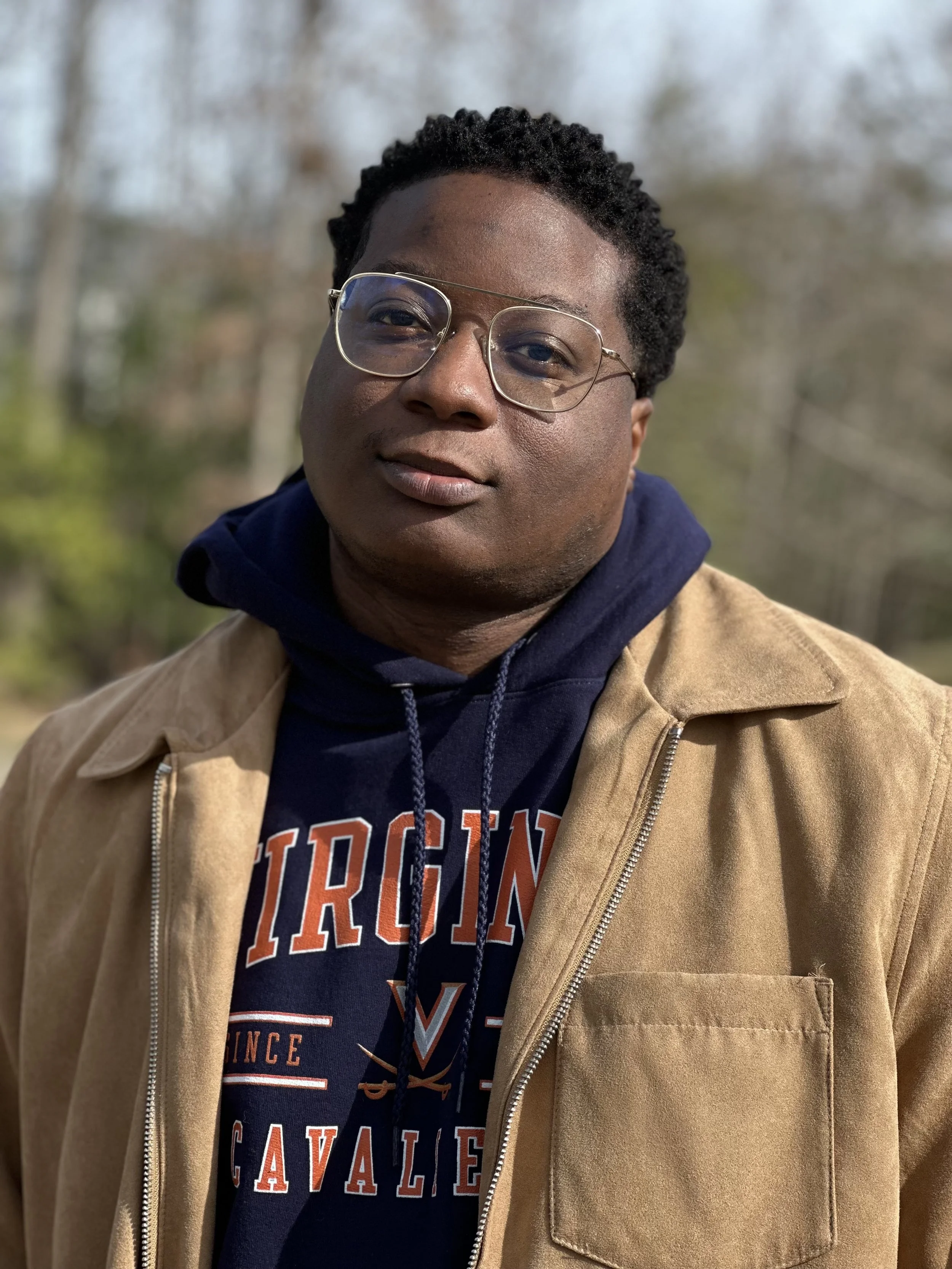 Photo of Quinelle Holder, owner anf founder of medium creative agency and label services unlimited.