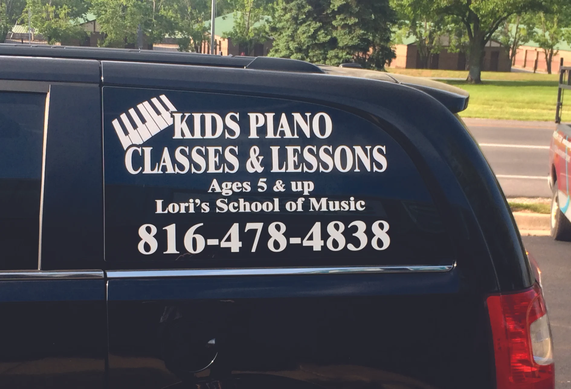 Kids Piano Lessons.jpg