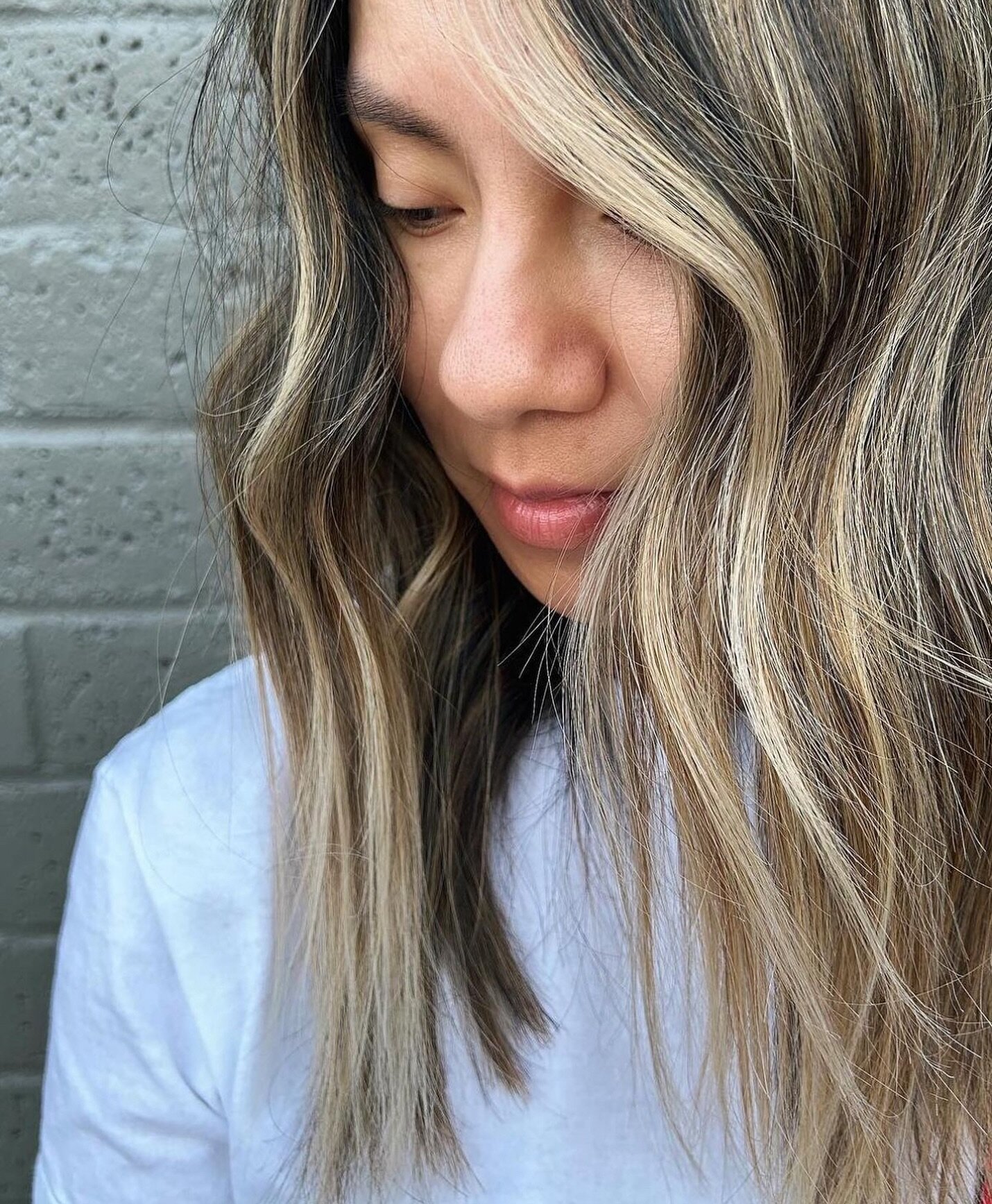 @gabimartinez_hair and her lived in color and style sets you up for longevity.

#centralcoasthair #livedinhair #livedinbrunette #livedincolor #sanluisobispohair
#slo #slohairstylist #templetonhair #templetonhairstylist #templetonsalo #pasorobleshair 