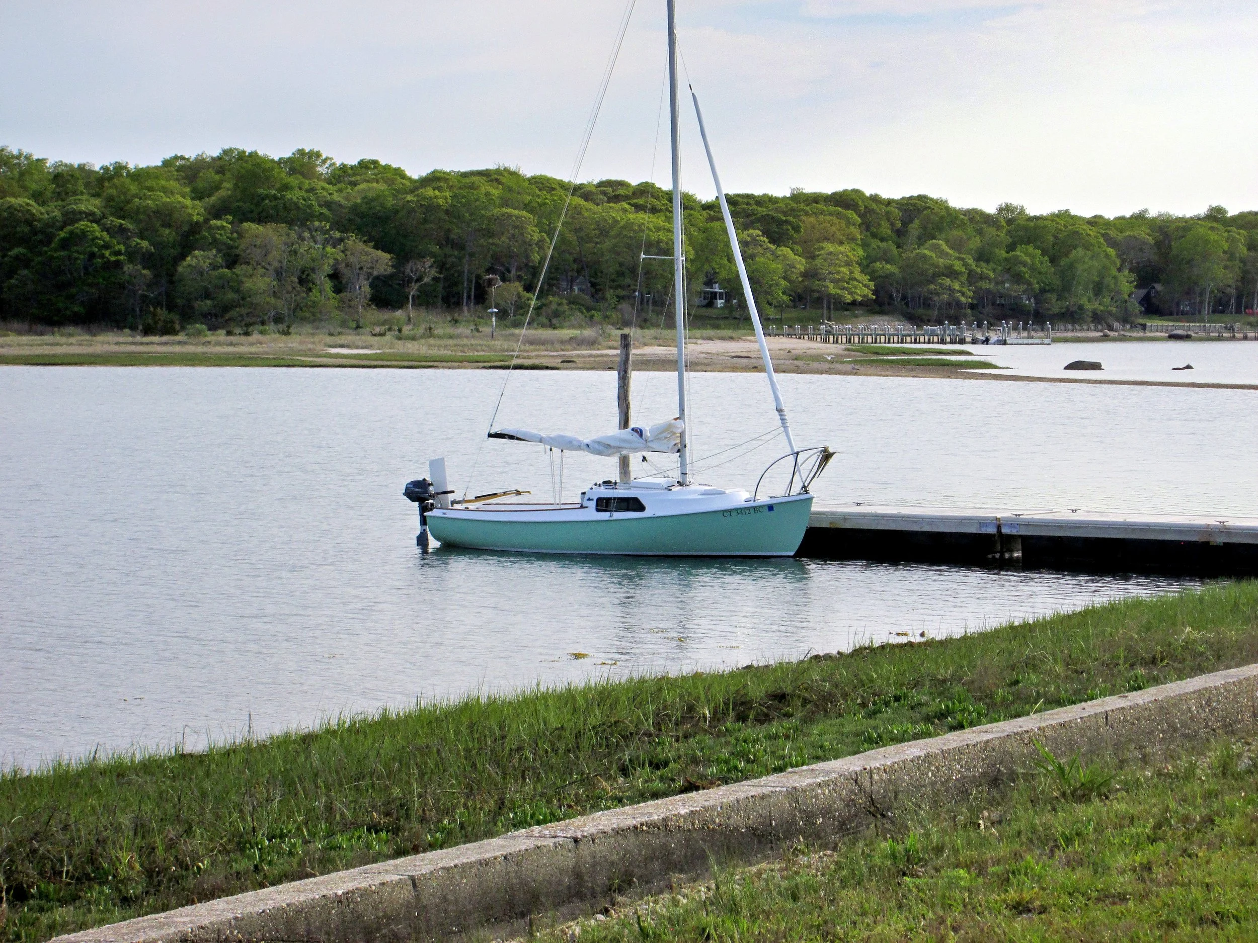 We then sailed to Coecles Harbor, Shelter Island. We motored over and tied up at a floating dock to briefly check out Taylor's Island.