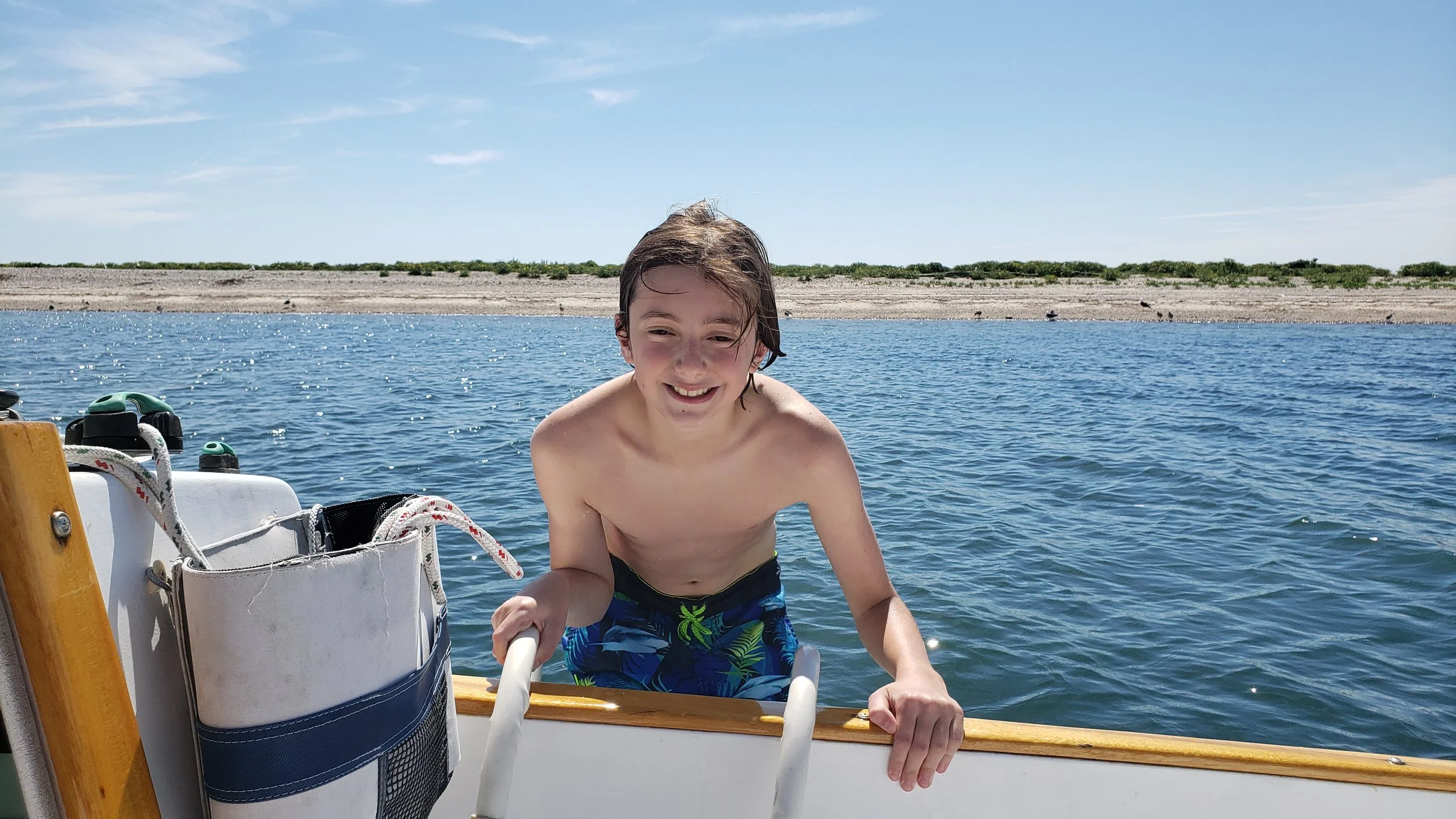We stopped on the way at Flat Hammock near Fisher's Island to swim a little bit - boy, was it cold!