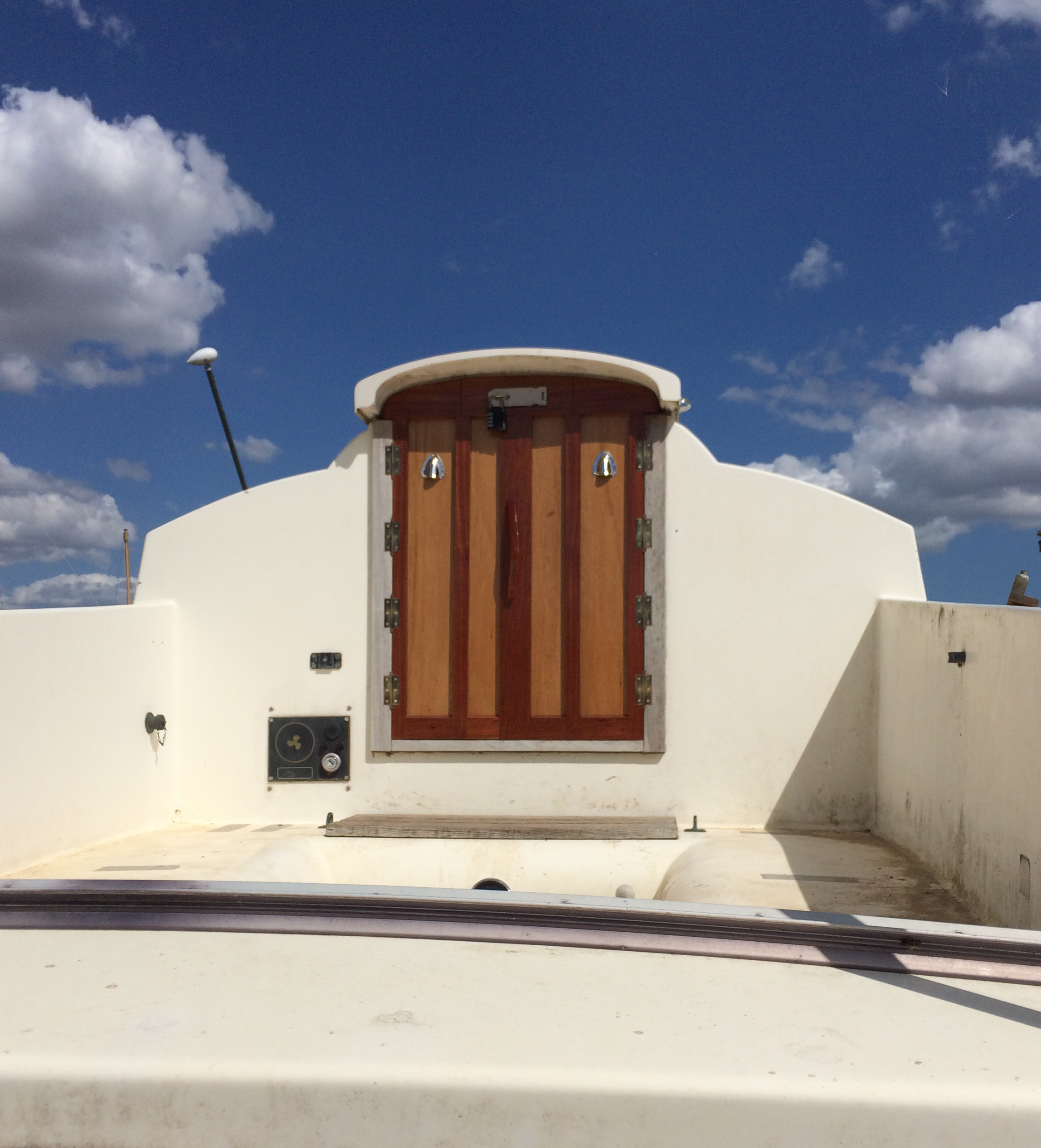 With no horizontal lines to trap water the bottom rails are angled to offer least resistance.