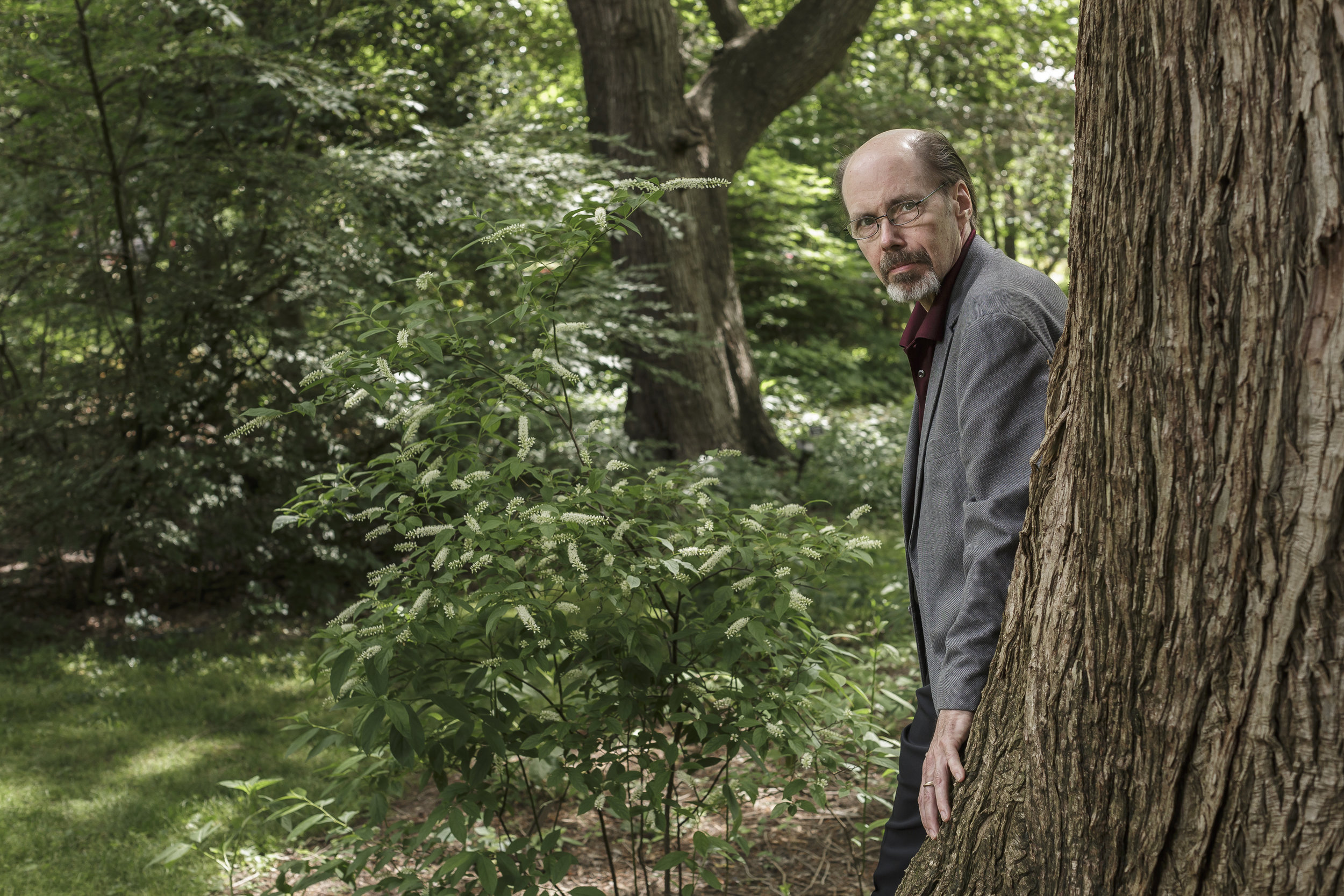  Best-selling murder mystery/crime novelist Jeffery Deaver at Coker Arboretum on the campus of The University of North Carolina at Chapel Hill. For The Financial Times. 