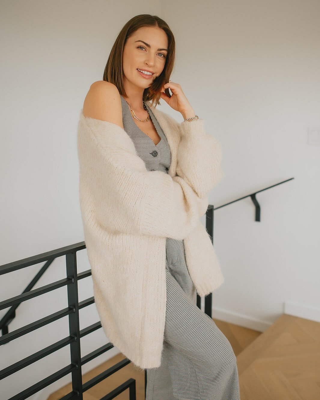 She&rsquo;s available for purchase!!! Comment &ldquo;cardigan&rdquo; to get the link before it sells out!☁️✨My cardigan collab with @shoptheskinny is now officially available and I&rsquo;m so proud!!! This beautiful linen colour cardigan makes for an
