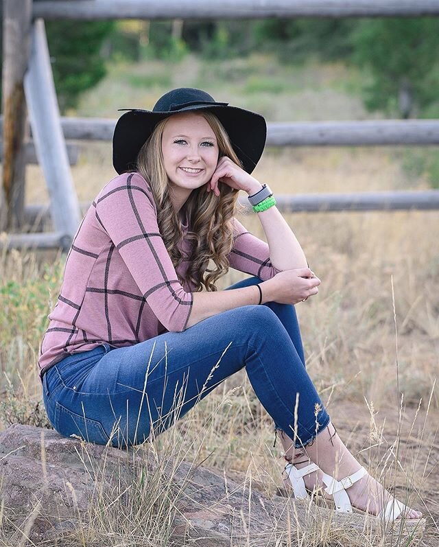 Congratulations!!@savvygiraffe12
#jmreederphotography #senior2020 #seniorpictures #senior #utahphotographer #laytonutahphotographer #covidseniors2020