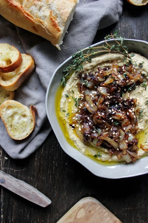 roasted garlic, thyme & caramelized onion hummus