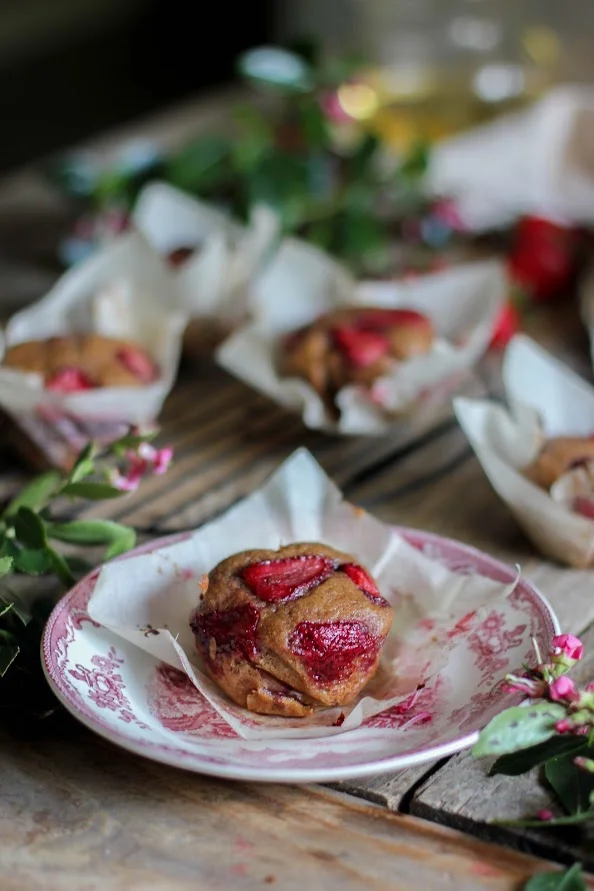 vanilla yogurt + roasted strawberry spelt muffins