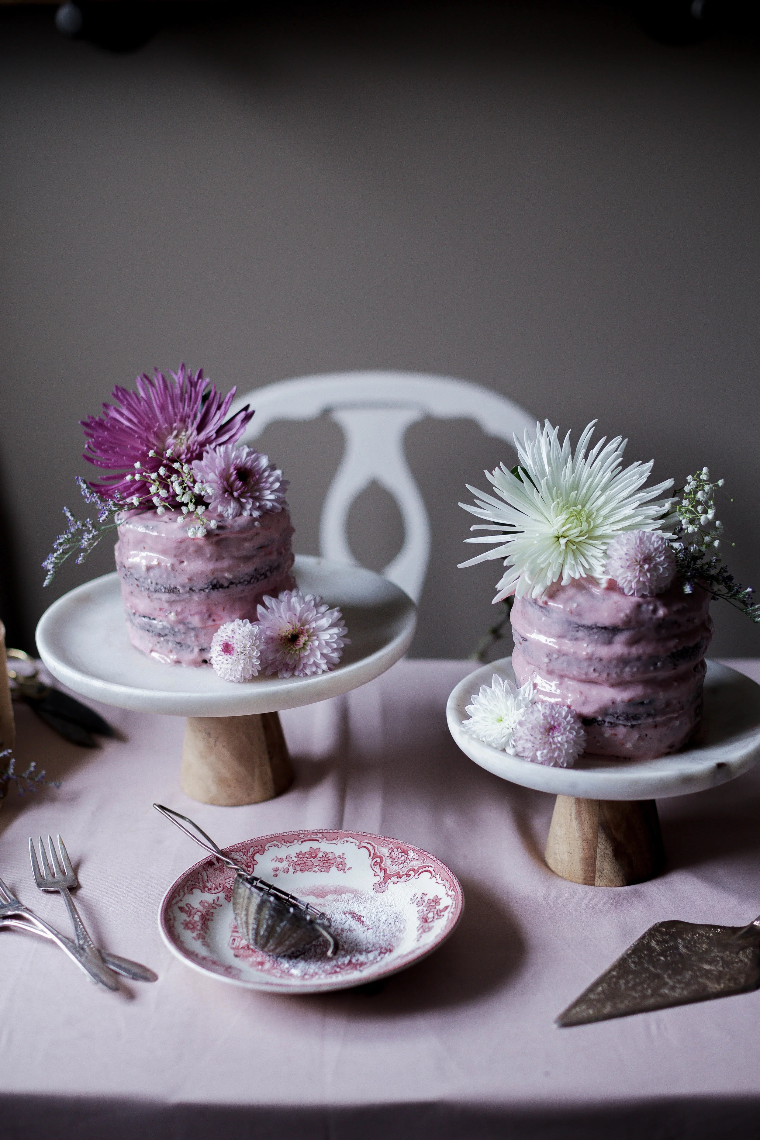 mini chocolate cacao raspberry layer cakes + raspberry cream cheese icing