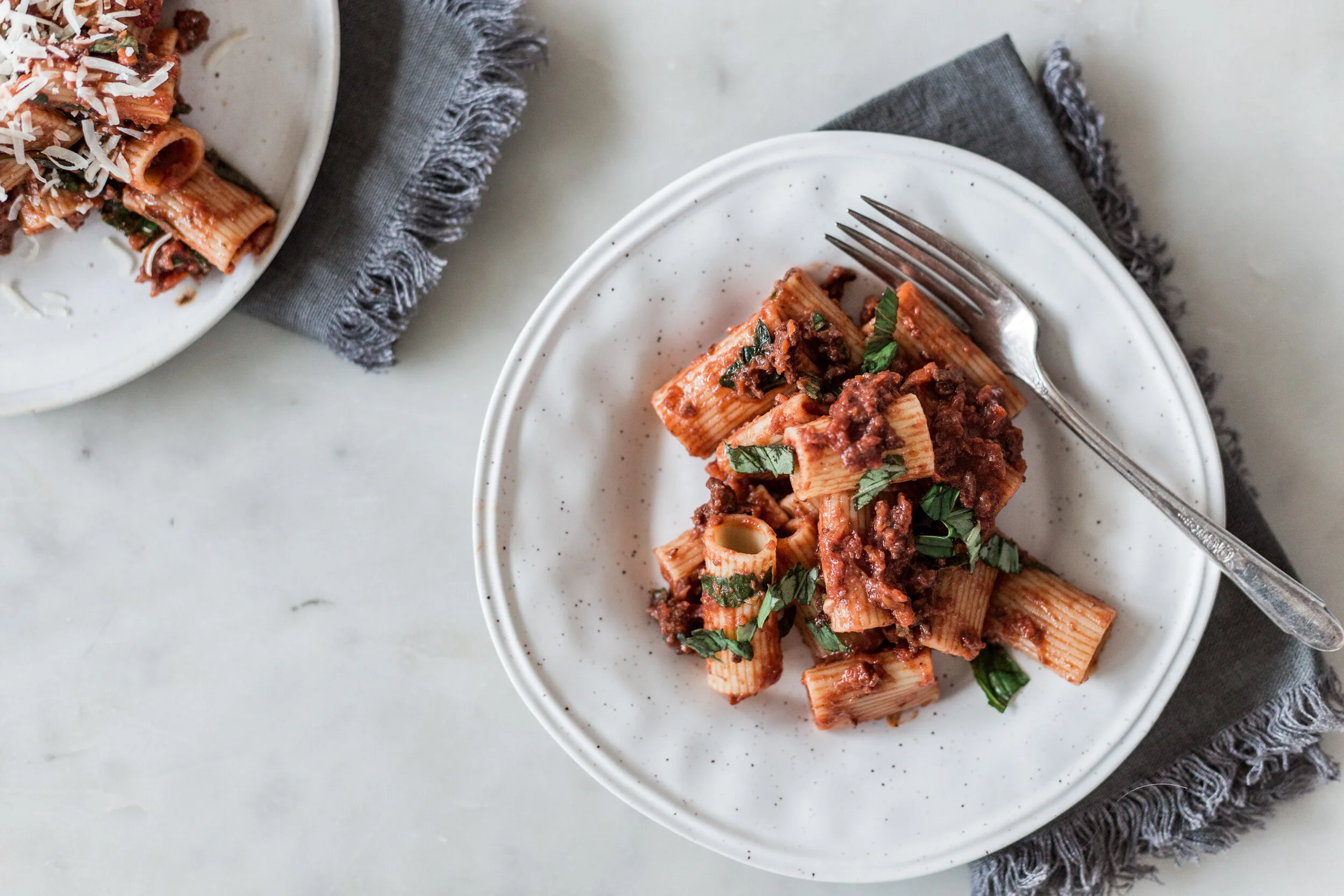 RED WINE BOLOGNESE WITH RIGATONI — L E