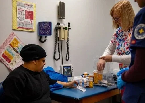 Patient+Exam+Photo.jpg