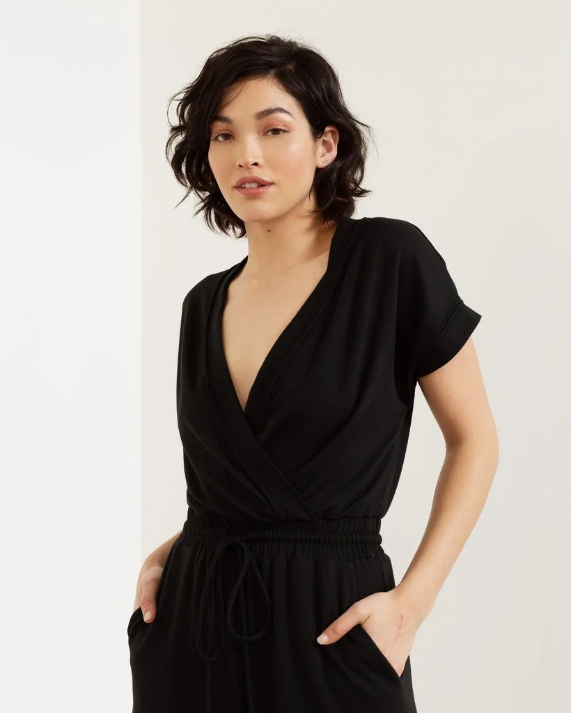 modern-citizen-miyuki-relaxed-v-neck-jumpsuit-jumpsuits-5_33c7c09d-e865-4c3d-b72c-1dec13fbb386_1024x1024-5.jpg