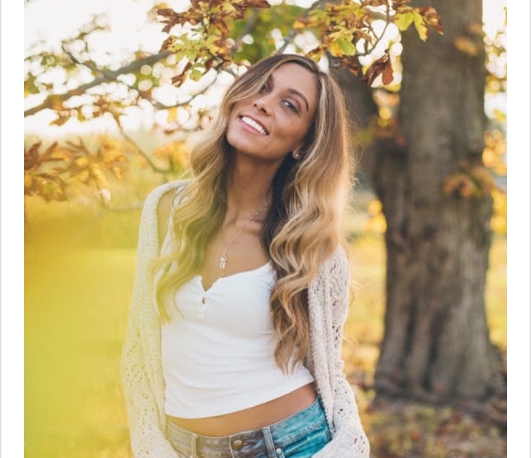 Beautiful Lansing Realtor Liz D #beautifulrealtor #lansingbeauty #hotrealtor #lansingliz