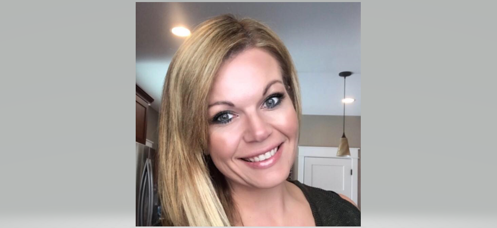 Gorgeous Real Estate Broker Holly! #beautifulrealtor #beautifulbroker #hollybeauty