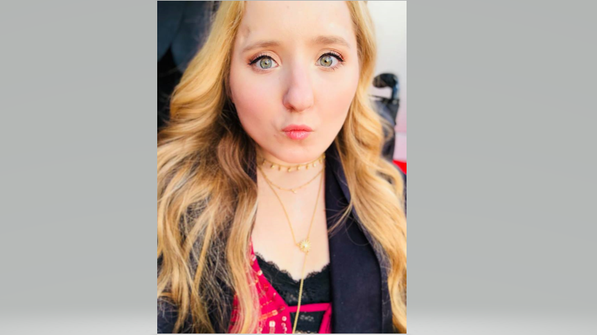 Beautiful Musician Ali! #musicalbeauty #gorgeouseyes #alimusic