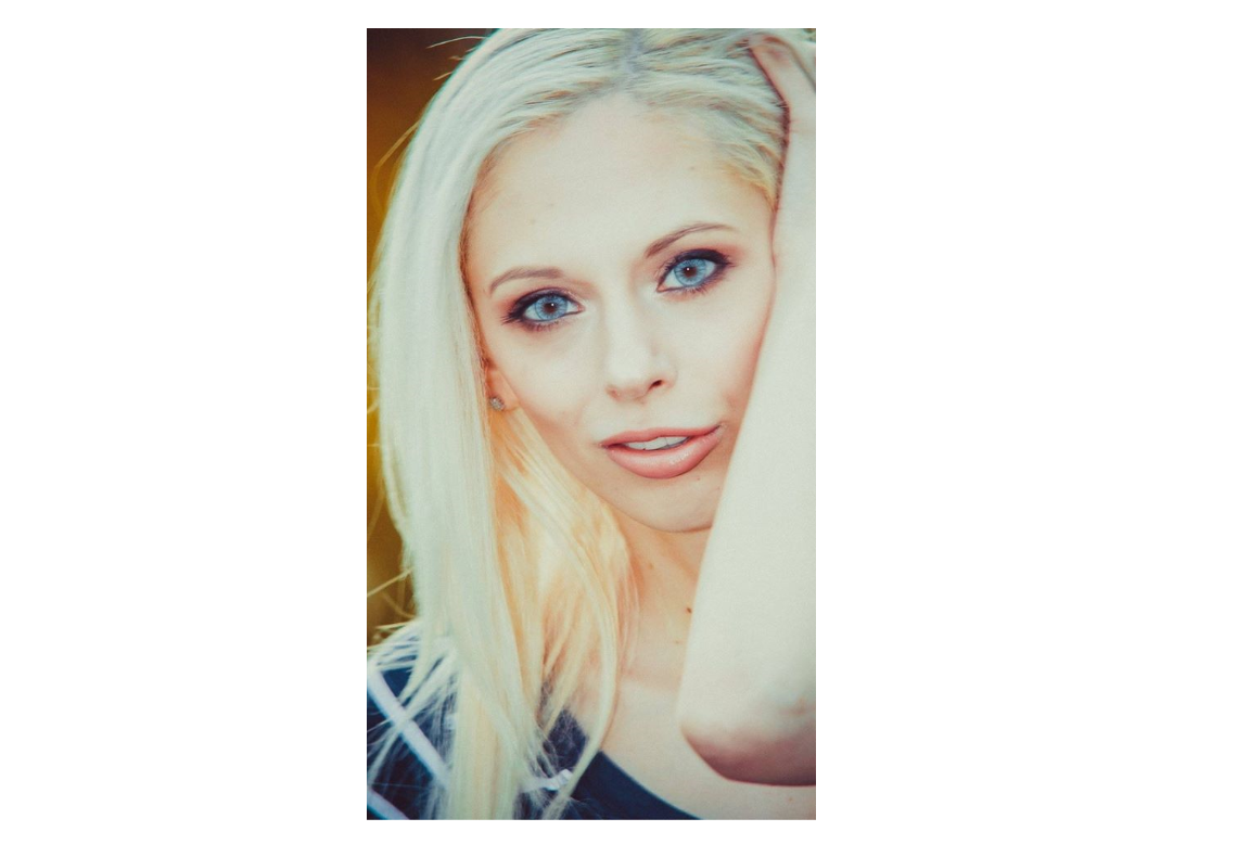 Selfie Spotlight Marissa! #beautiful #prettyeyes #mi #marissa