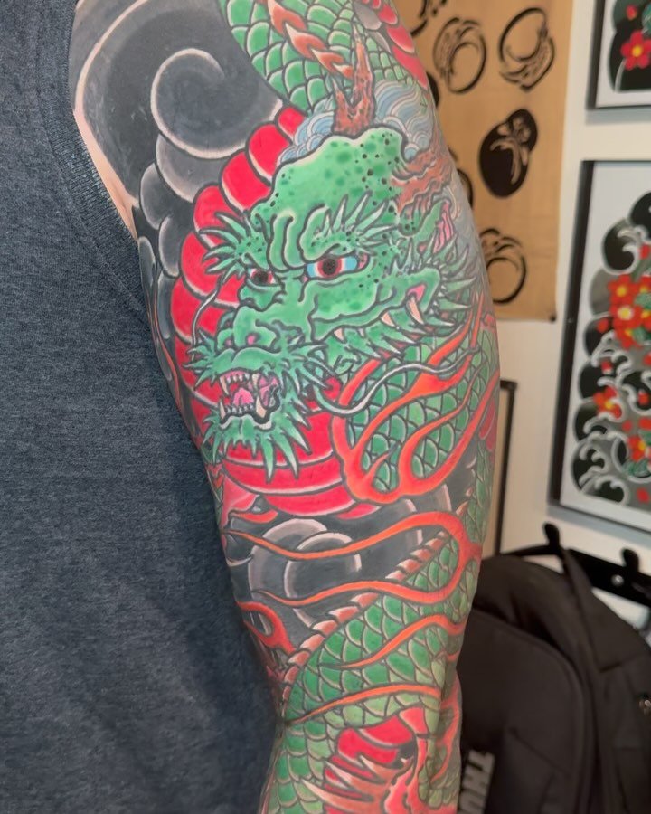 Thanks Chris! First completed tattoo of 2025.  Email jebmaykut@gmail.com or visit jebmaykut.com if interested in starting a new project for the new year!
@heartinhand_est @elmstreettattoo