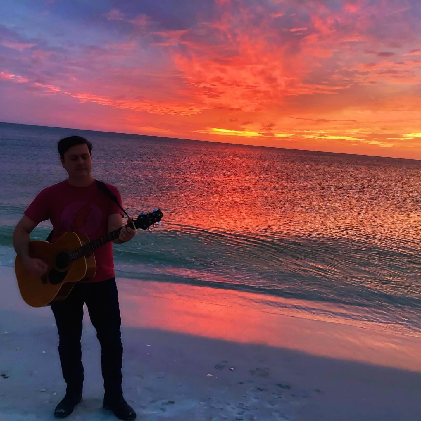 As Thanksgiving approaches, what are you thankful for? 🙏 I'm thankful for my wife, my cats, my health, my home, music, and my friends. How about you? 
.
.
#thanksgiving #gratitude #thankful #pma