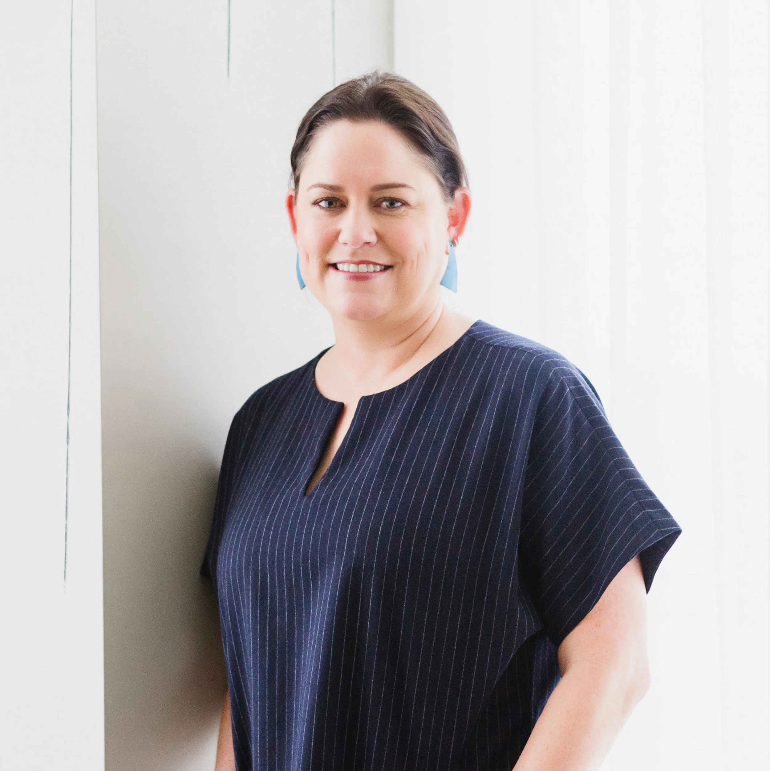 Lindsay C Robinson, RID Lindsay’s career began with Tokerud + Co in 1999 after receiving a Fine Arts Degree from the University of North Texas. After a sabbatical in San Diego as a freelance space planner and kitchen & bath designer, she returned to Houston and the design firm in 2012. Along with strong project oversite skills, Lindsay brings proficient knowledge of construction and technical details to every project.