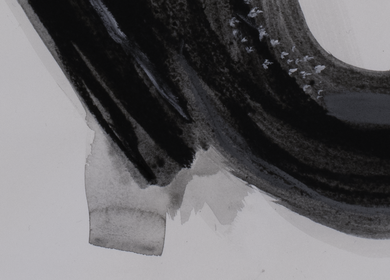 positive_negative_reflection_closeup_B.png