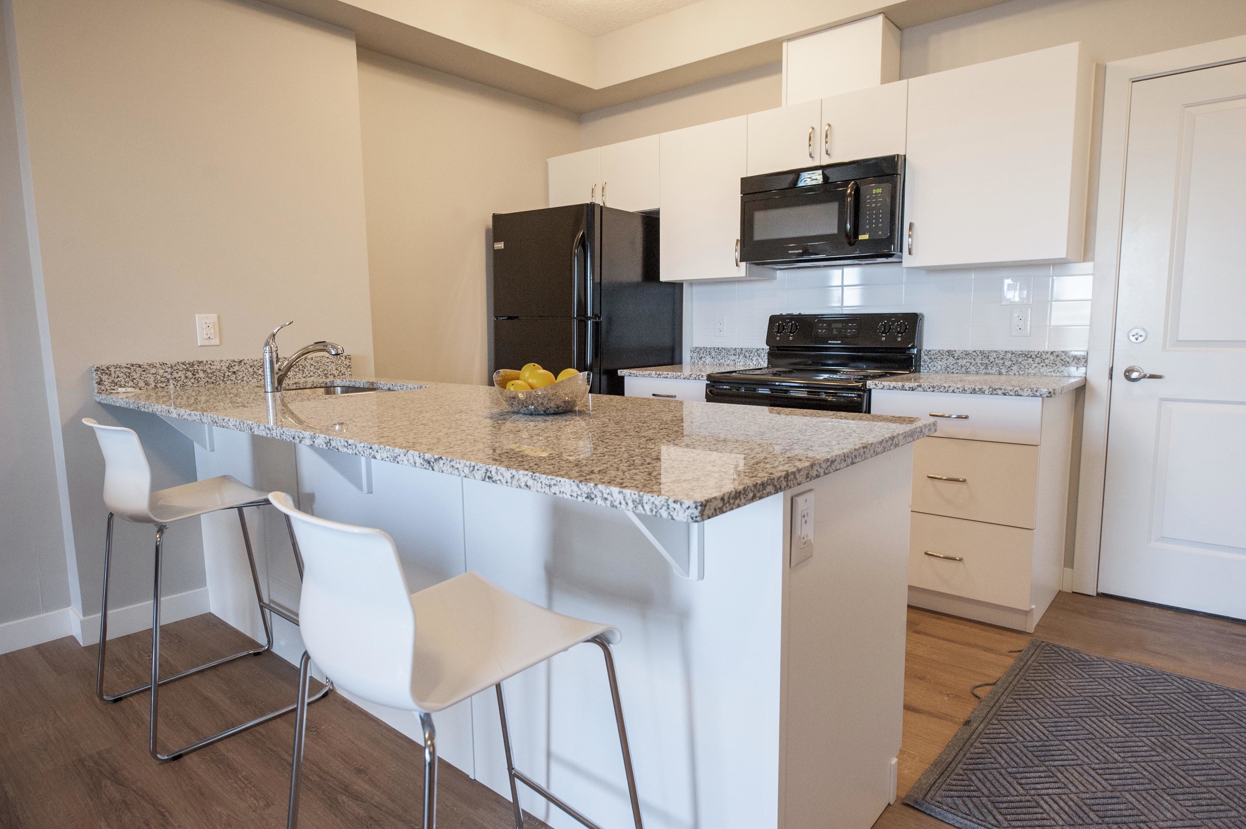 Kitchen 2.jpg