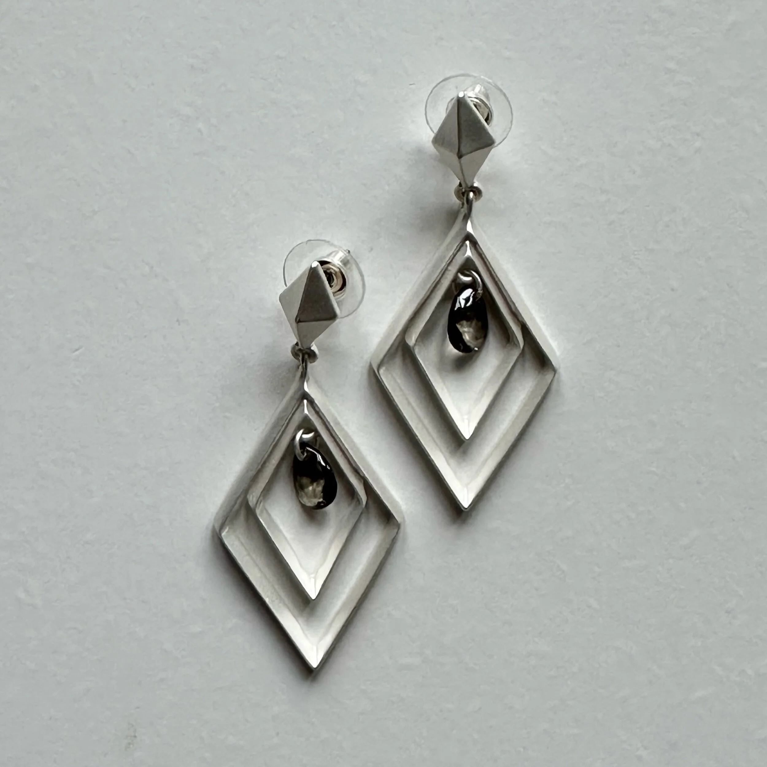 C8569569-0A26-41AA-819A-0E2FD73D622C