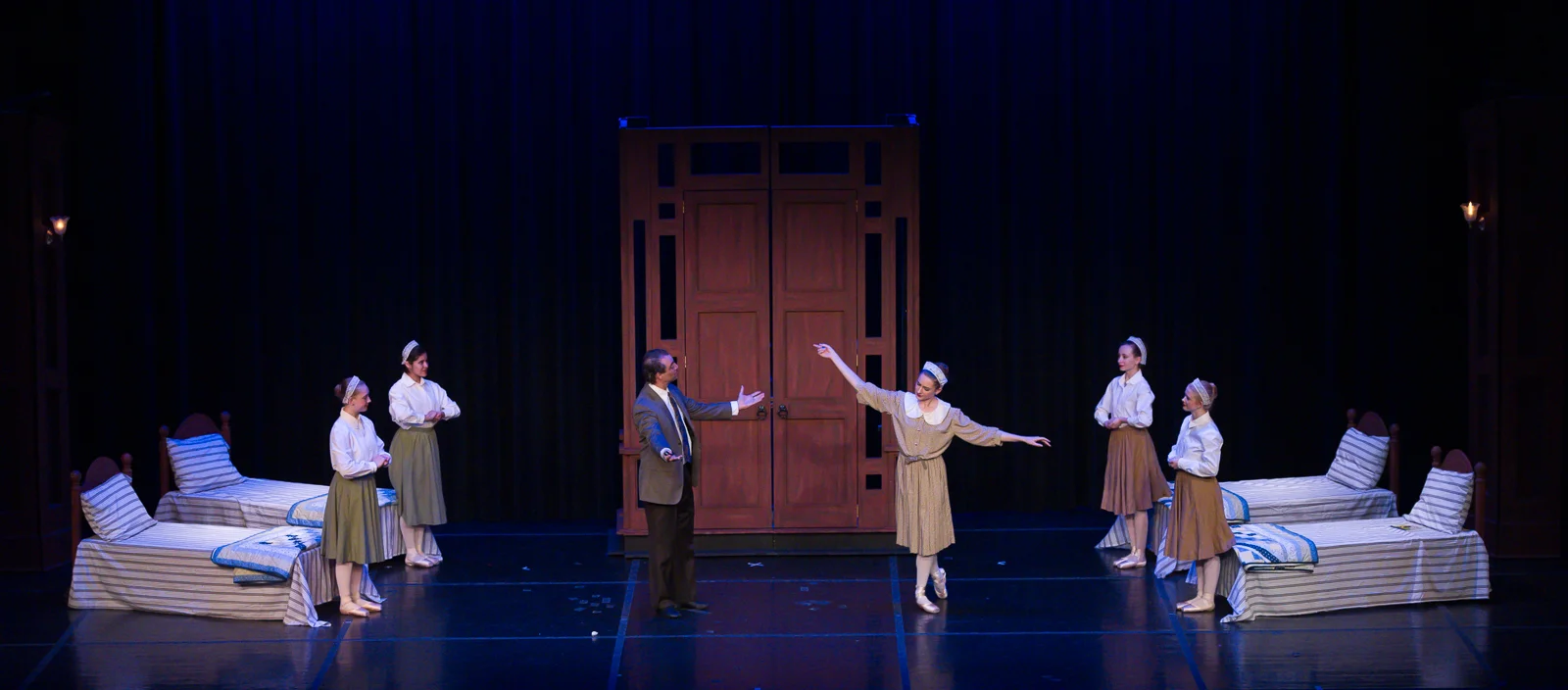 Set-scenery-puppet-design-construction-Colorado-Lion-Witch-Wardrobe-ballet