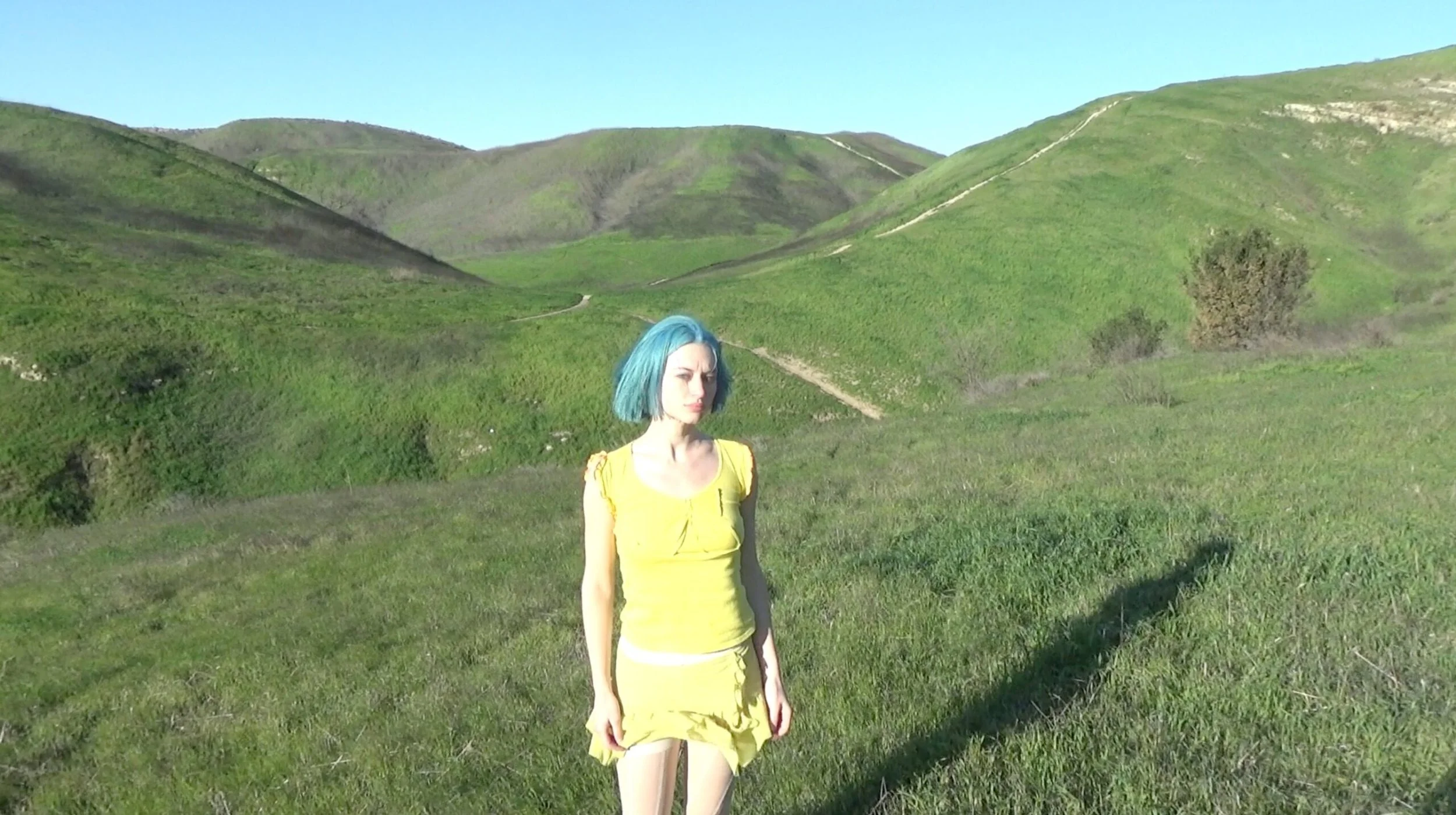 Between Storm and Self-Reflection: ‘Oxis 8’ Captures the Aftermath of Heartbreak