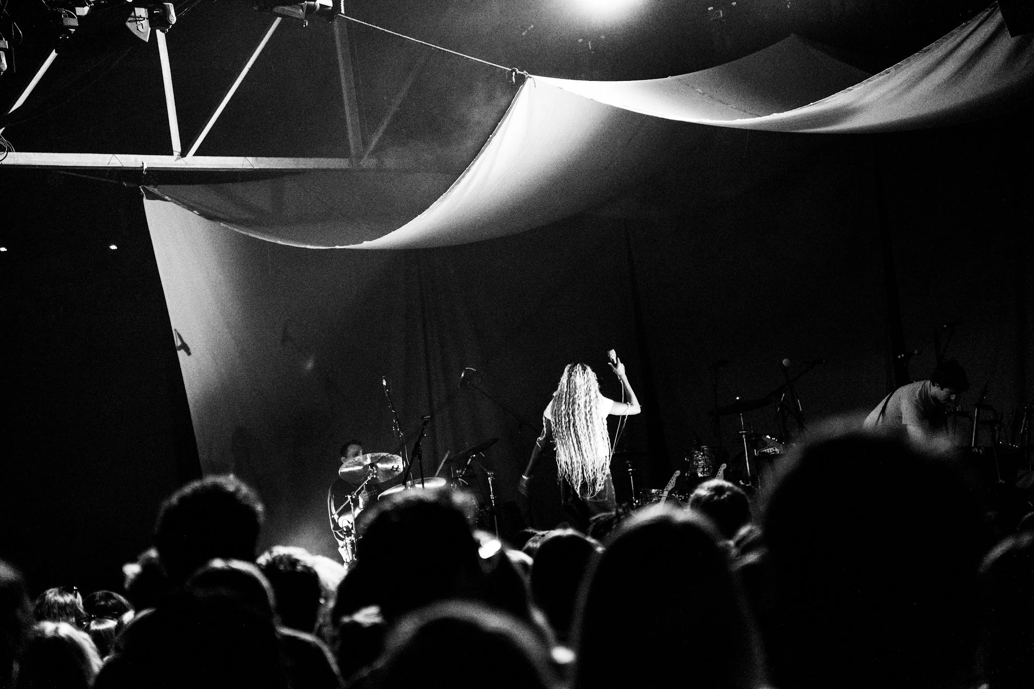 Hannah Jadagu Brings A Night of Tumblr Era Nostalgia