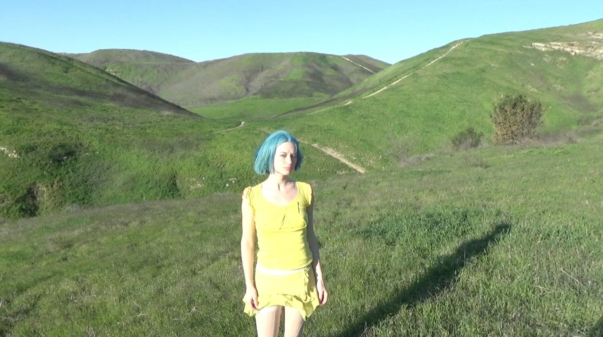 Between Storm and Self-Reflection: ‘Oxis 8’ Captures the Aftermath of Heartbreak