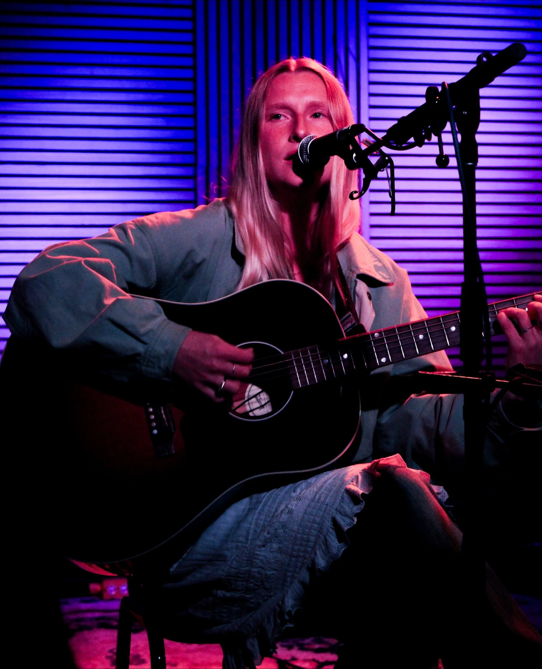 Billie Marten Captivates Turntable with Just Her Voice and Guitar