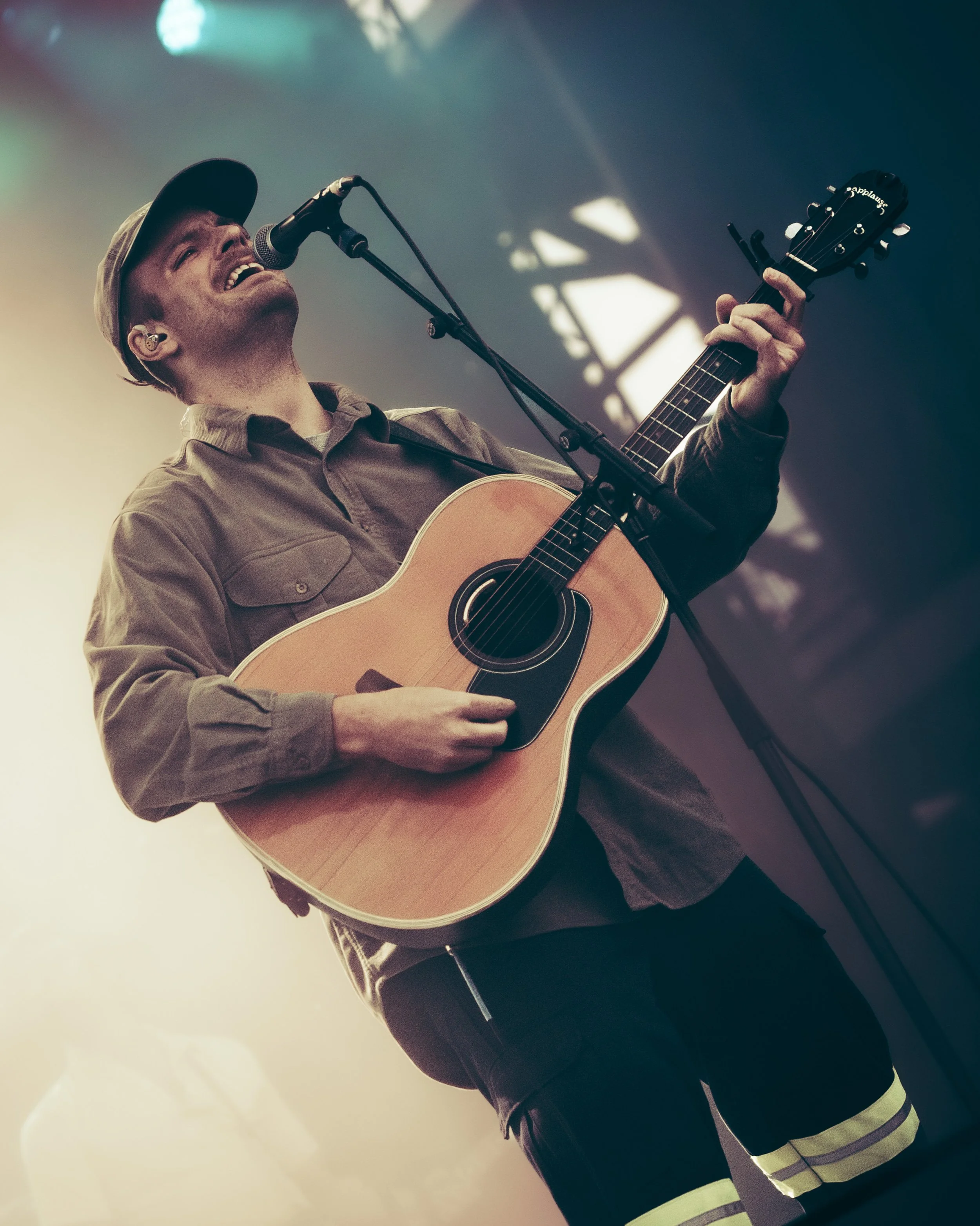 Mac DeMarco’s Return to Chicago Starts A Sold-Out Mac Mosh