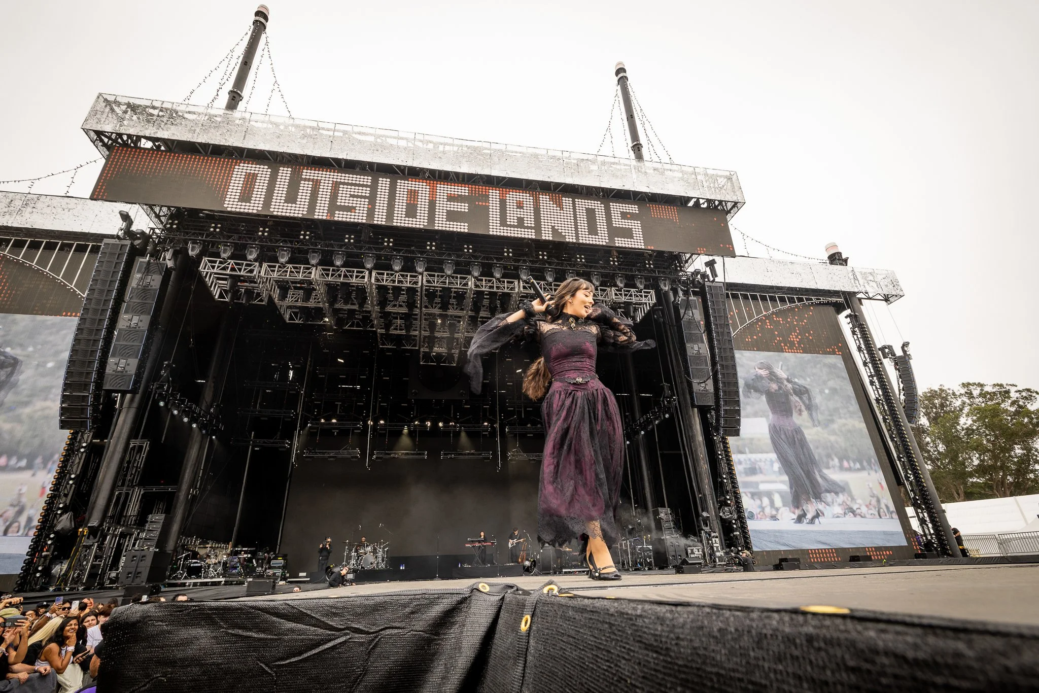 Charli XCX, Wet Leg, NEZZA, and more highlights from Outside Lands 2026 Day One
