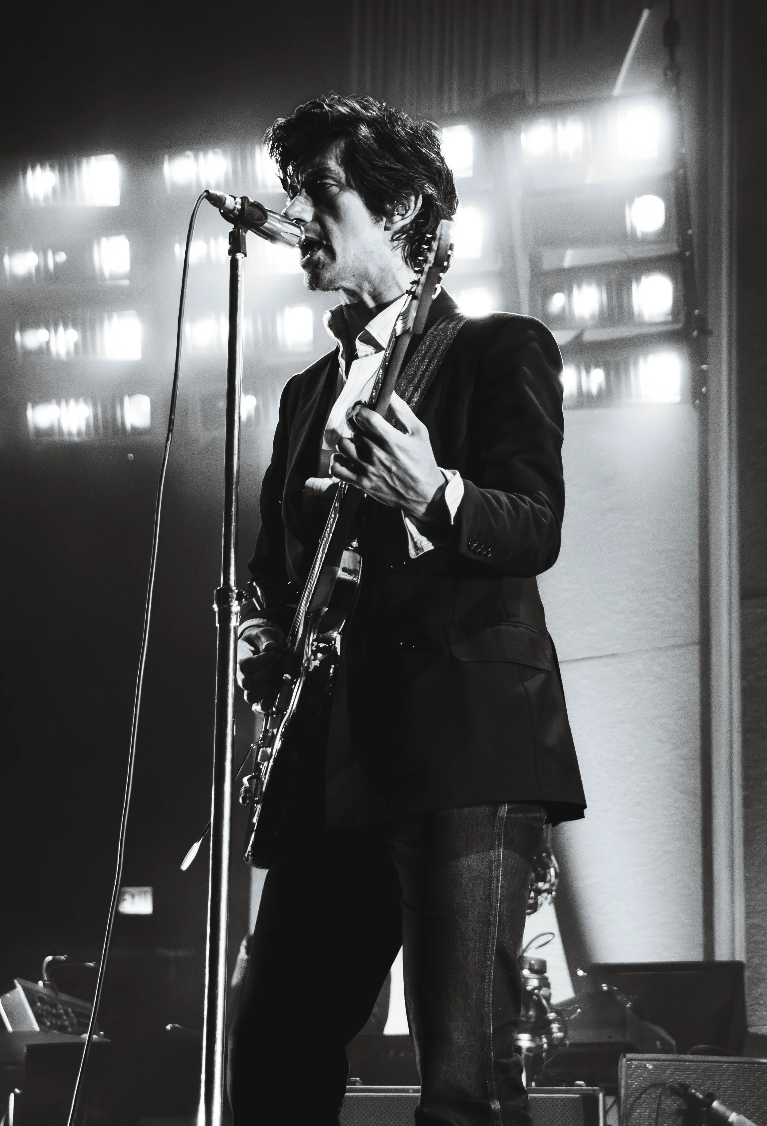 Arctic Monkeys instill their charm @ United Center — Off the Record Press