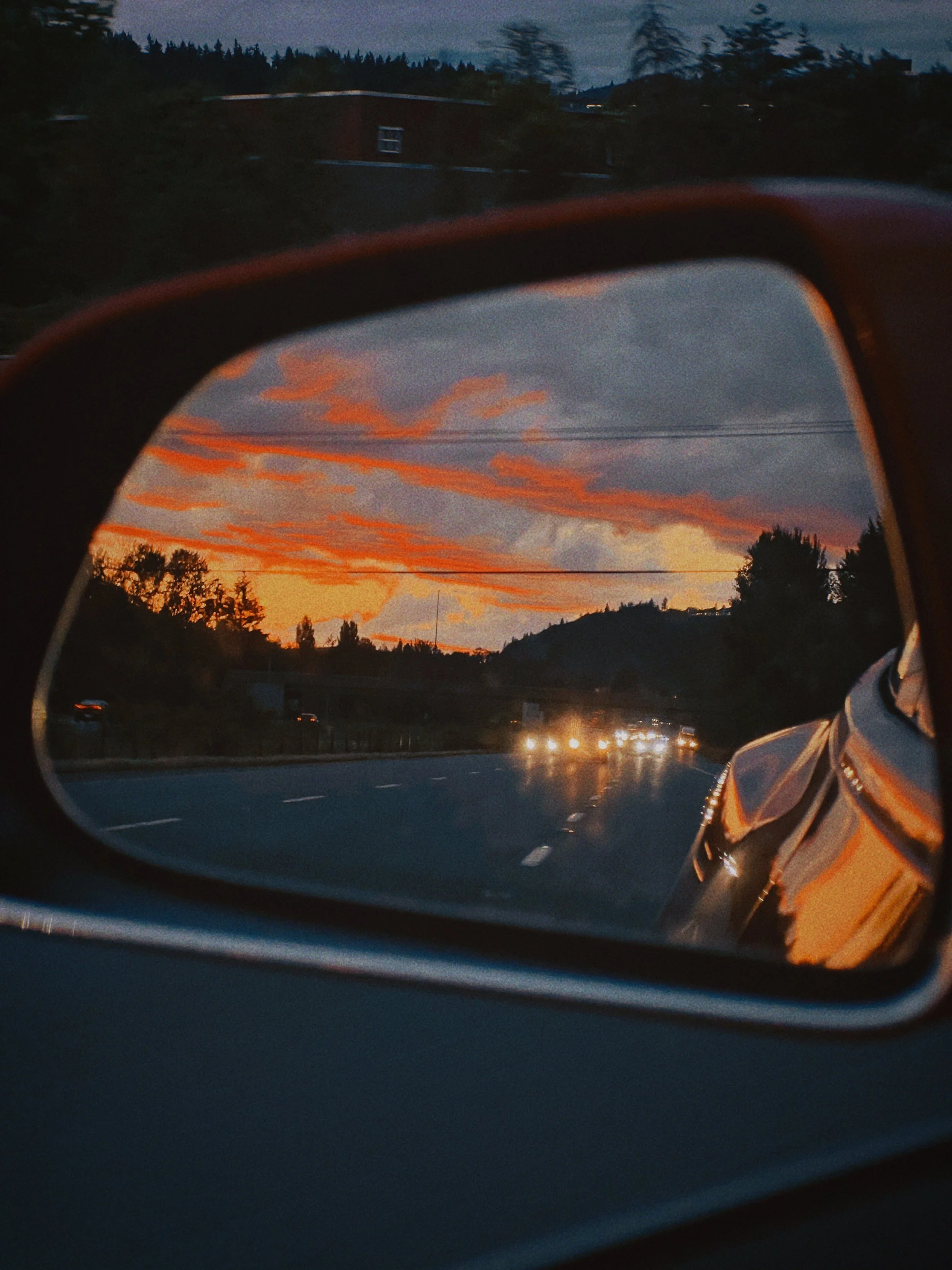 sundoremi-somewhere-ontheway-lifestyle-sunset-car.jpeg