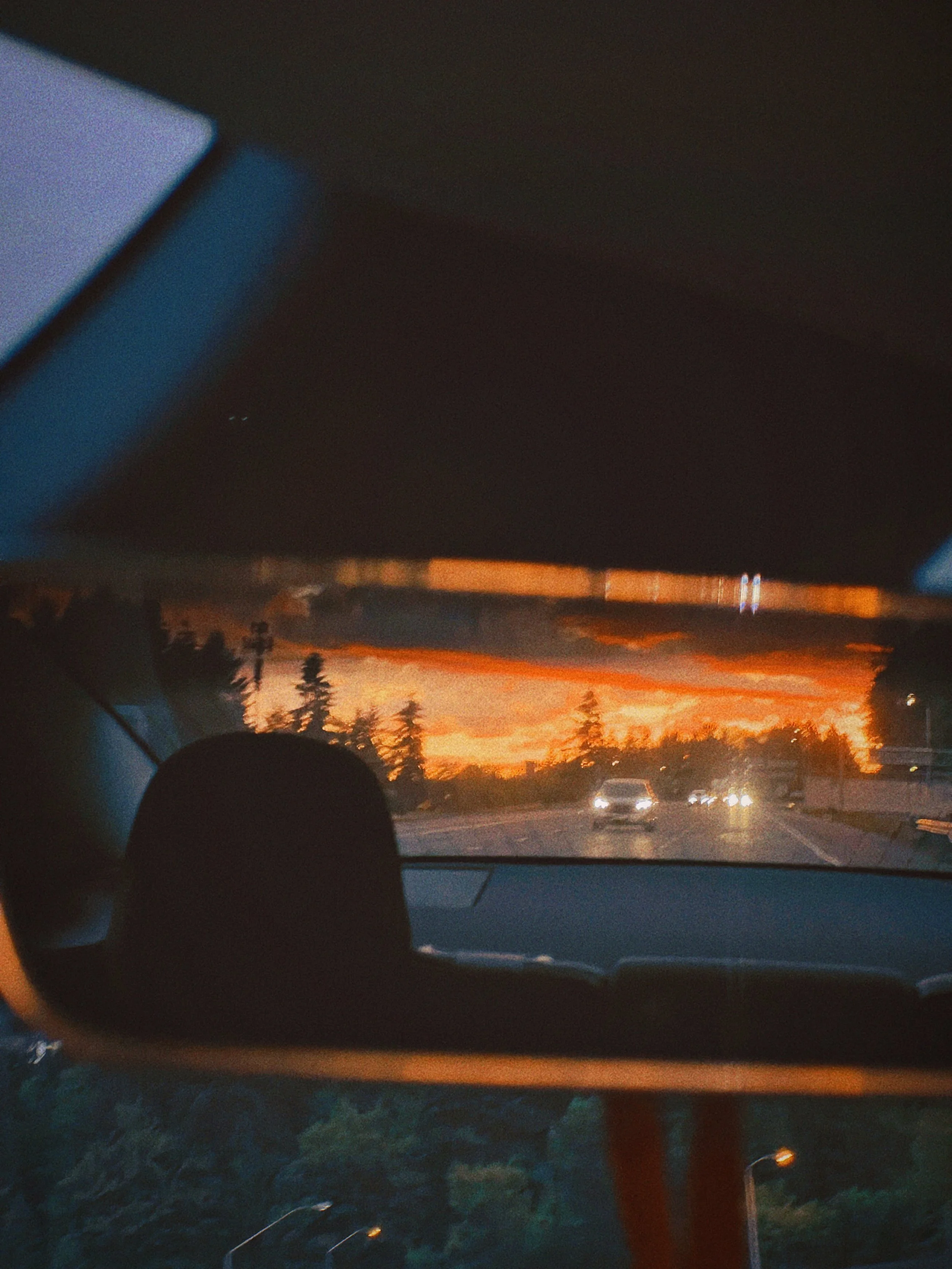 sundoremi-somewhere-ontheway-lifestyle-sunset-car2.jpeg