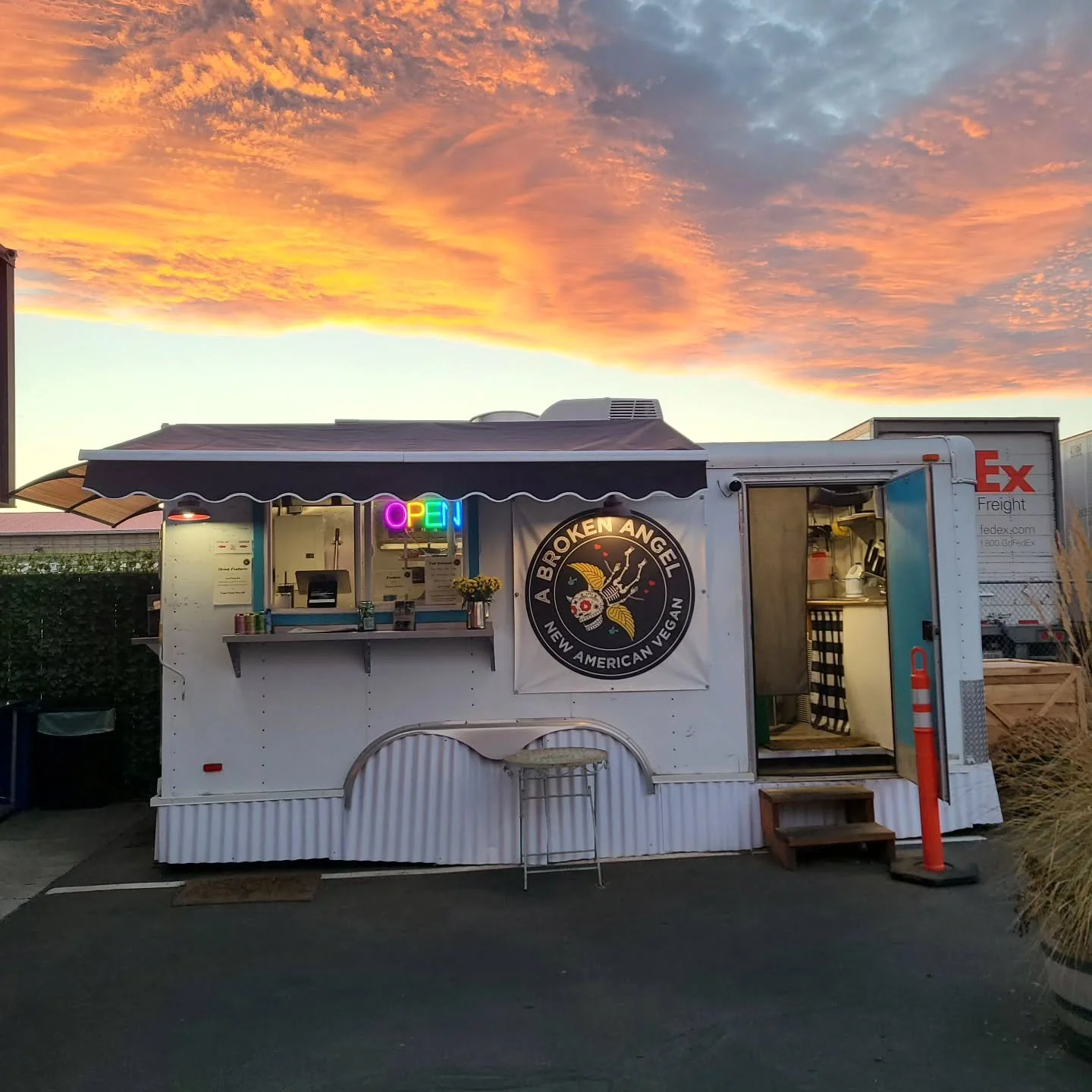 #abrokenangel #vegan #inbend #bendoregon #sunset #fall