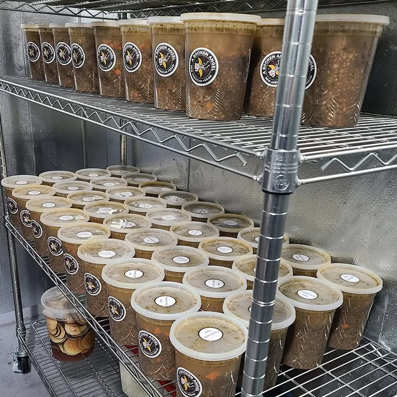 Lotta soup!
#abrokenangel #vegan #plantbased #soup #bread #csa #2ndstreet #artisan #french #lentil @mill_fire_baking @abrokenangelfood