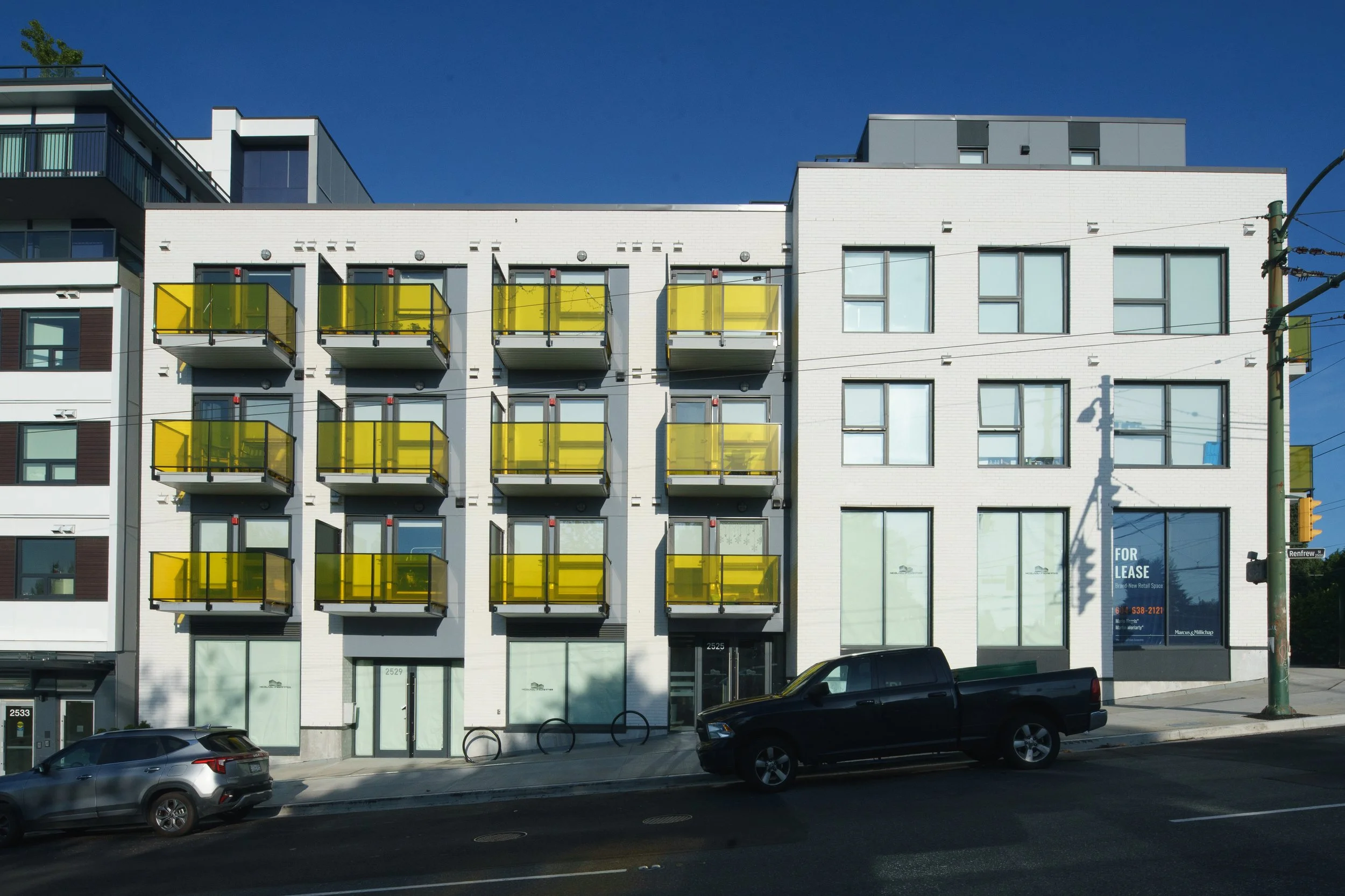 (17) 2525 Renfrew St.jpg