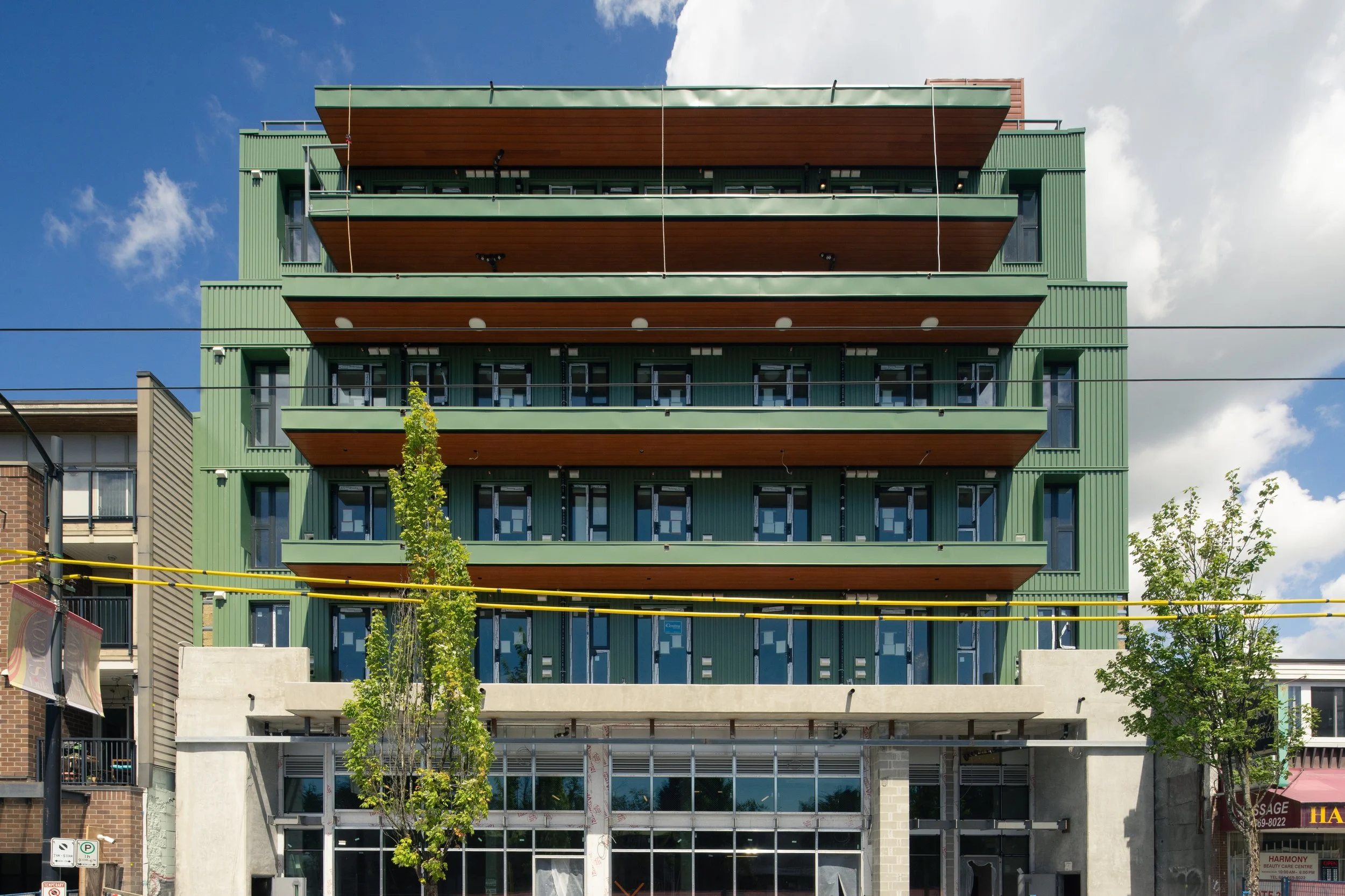 (39) 1247 Kingsway.jpg